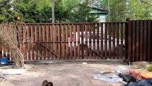 Обзор откатных ворот из металлического штакетника в СНТ Корунд от компании Русская Свая