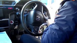 Установка сигнализации Pandora DX-9X на Honda Fit GK3 2014 года.