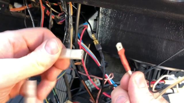 Установка и подключение вентилятора Bosch на НИВУ (печкаAVIN Arctic 4 скорости) смотреть онлайн