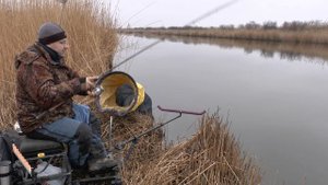 Карась на фидер в феврале. Ловим карася на фидер зимой. Как работает поджиговка в фидере.