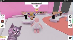 НАПАДЕНИЕ ДИКОБРАЗА НА ПОКАЗЕ МОД в РОБЛОКС НОВЫЕ ПРЕДМЕТЫ roblox Fashion Famous