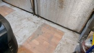 Защита пола в гараже из линолеума