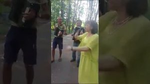 Измайловский пятачок, Гармонист Саша Рузвельд,частушки под гармонь