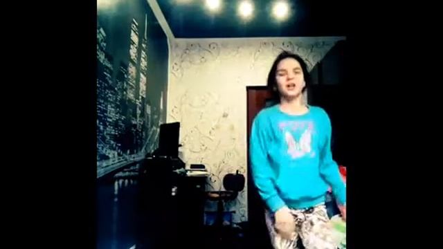 Как я убираюсь в комнате (ожидание vs реальность) смотреть онлайн