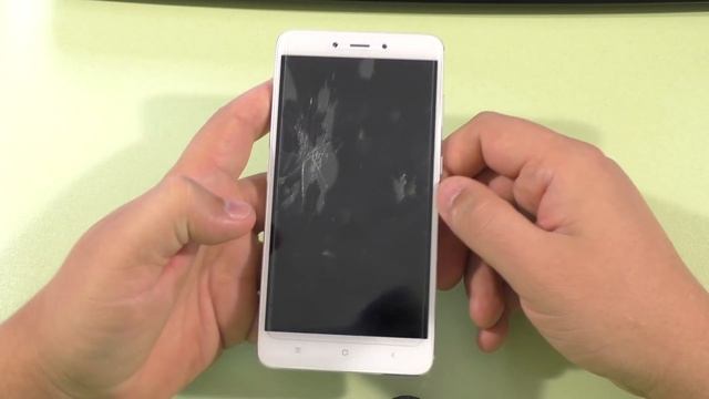 ЗАЩИТНЫЕ СТЕКЛА или ПЛЕНКИ на ЭКРАН? ЧТО ЛУЧШЕ для вашего смартфона? смотреть онлайн