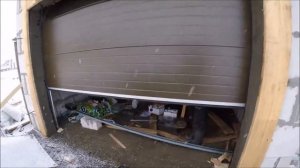Установка подъемных ворот Дамаст с электроприводом в гараж д Гари