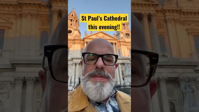 St Paul’s Cathedral in London this evening! 🤩 💖 ⛪️