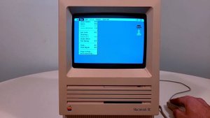 1988 Apple Macintosh SE M5011 vintage computer