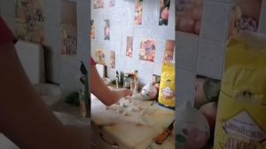 БЕЗУМНЫЙ ПАША И ИРИШКА ЧИКИ ПИКИ ГОТОВЯТ ДОМАШНИЕ ПЕЛЬМЕНИ.