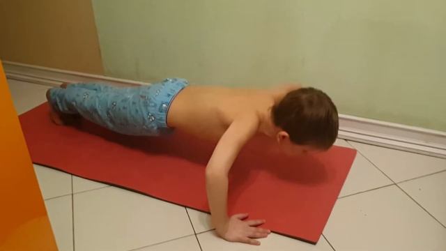 Отжимания от пола 7 лет 37р #спорт #тренировка #отжимания #отжиманияотпола