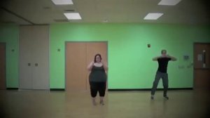 Толстая тётя очень круто танцует