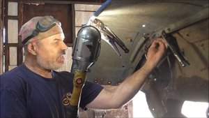 В мастерской Матвиенка. Фермерский МТЗ. Поварка кабины