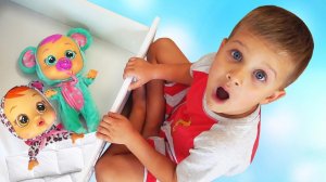 Roma has funny Dreams Pretend Play video for kids