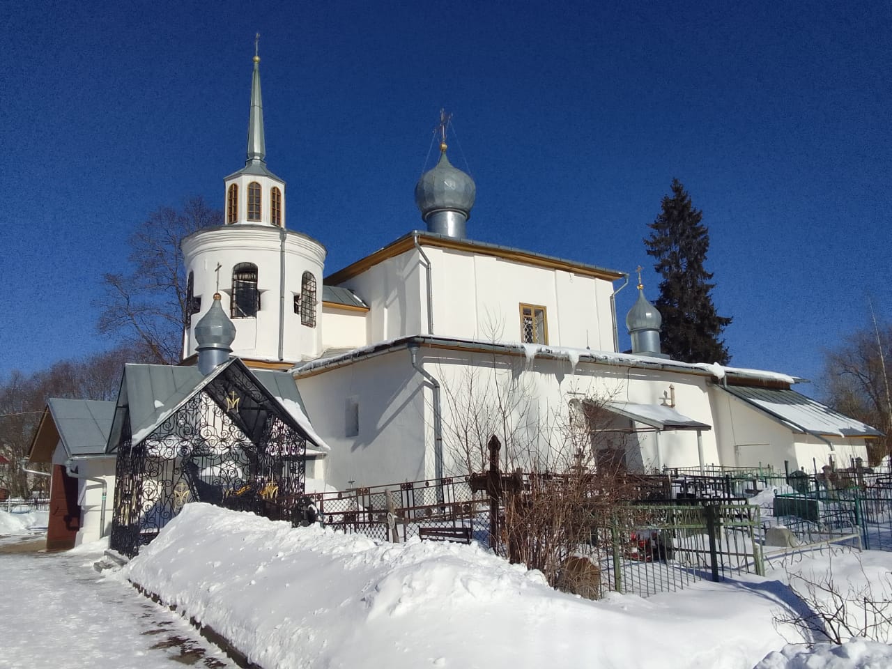 Храм Иоана Богослова на Мишариной горе в Пскове