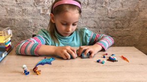 СУПЕР ЛЕГО Ева собирает ДРАКОНА