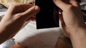 Как наклеить пленку bronoskins со спреем на загнутый экран