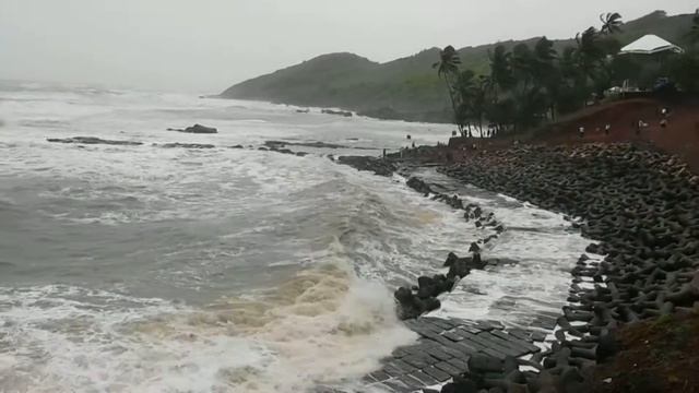 Anjuna Beach | Red Volcanic Rock Beach | famous beaches of North Goa | Travel vlog