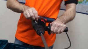 Показываем: Перфоратор Bosch  GBH 2-24  DFR