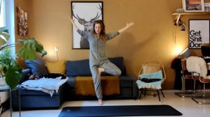 HALLOWEEN YOGA SESSION | INTERMEDIATE | FLOW | PEAKPOSE | HEARTOPENERS