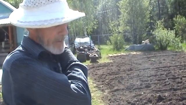 Мотокультиватор на даче