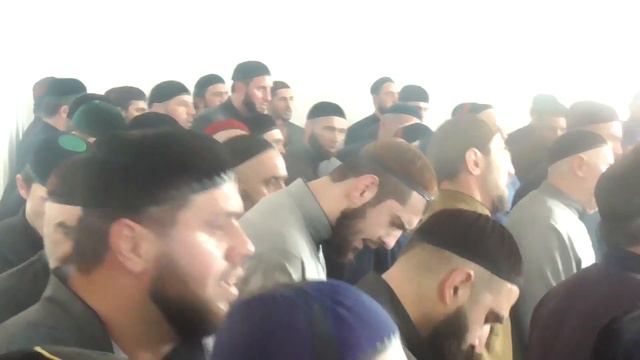 01 02 2018г с п Галашкипохороны матери Имама Арапханова Али центральной мечети в с п Трицкой смотреть онлайн