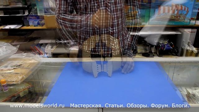 Обзор пластиковой модели Летучий Голандец (ZV-9042) от фирмы Звезда в 100-м масштабе.