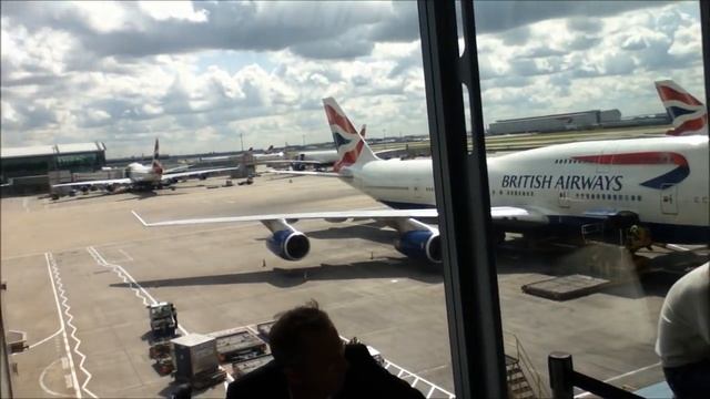 London Heathrow Airport Terminal 5 Announcements Chime and a view of Terminal 5 London, UK смотреть онлайн