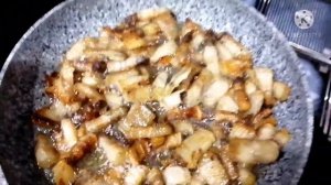 Это шедевр, Самое вкусное жареное сало в соусе за полторы минуты!!!