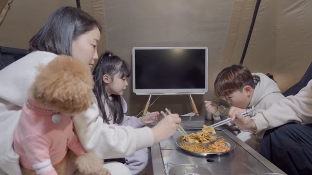 숲속 데크에서 따듯하게 즐기는 겨울 캠핑. 캠핑브이로그. 가족캠핑