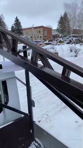 Навес для машины из поликарбоната