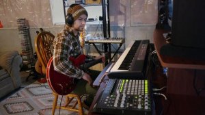 Ableton Live Looping Performance - APC40, Behringer FCB1010, Microkorg, Synth
