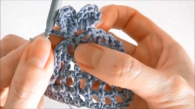 Простой летний ажурный узор крючком Цветы на филейной сетке