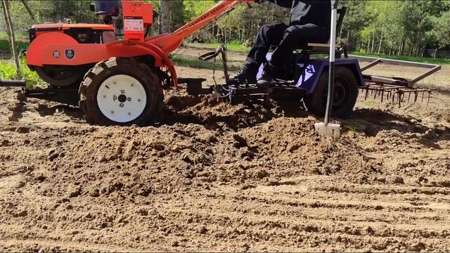 Тэстирую навеску. Конская борона и Адаптэр. Ещё один день на хуторе. смотреть онлайн
