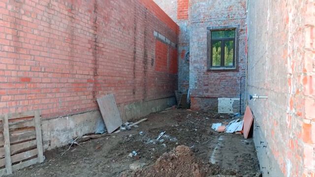 Начинаем утепление фасадов кирпичного частного дома, приклейка пенопласта 150мм и выравнивание стен смотреть онлайн