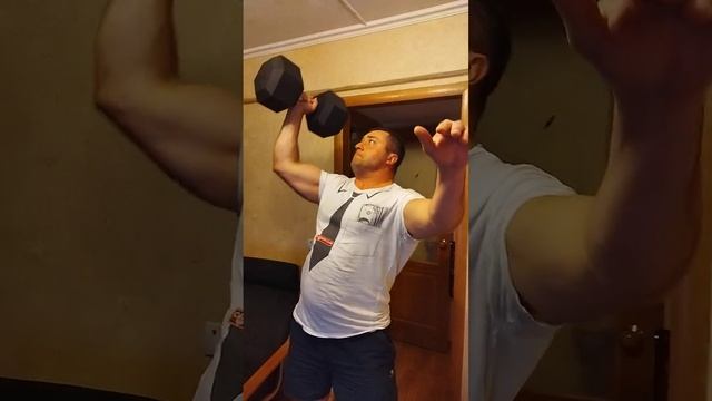 жим  гантели 45 кг стоя / dumbbell press 45 kg standing #gym #тренировка #жим #strongman