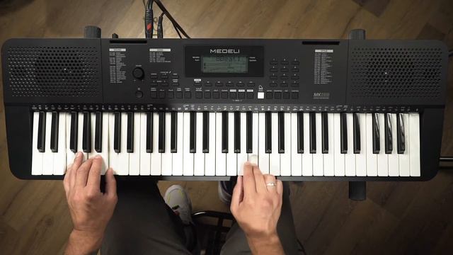 Medeli MK100 доступный синтезатор с активной клавиатурой