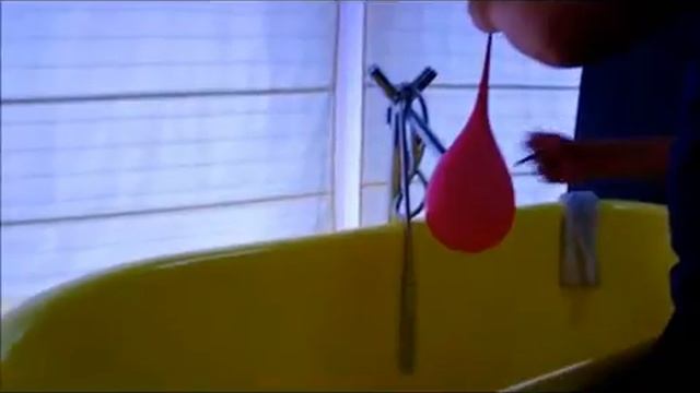 ВОТ ОН ЭКСПЕРЕМЕНТ С ВОДОЙ :) смотреть онлайн