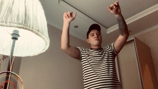 Уличный движ