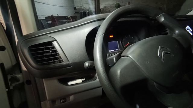 Resetear cambio aceite Citroen Jumpy 2017 смотреть онлайн