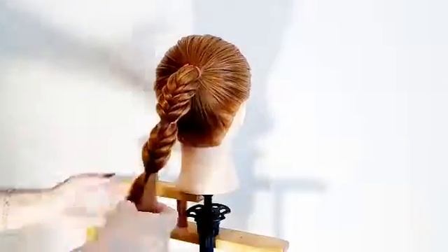 Прическа. Коса "рыбий хвост" смотреть онлайн