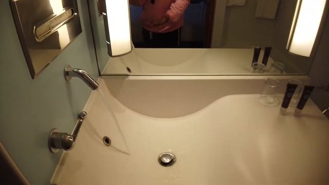 Best Hotel in Reading, England ??????? || The Novotel Hotel смотреть онлайн