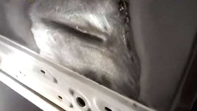 Рено. Дверь, пластиковые крылья. Кузовной ремонт. смотреть онлайн