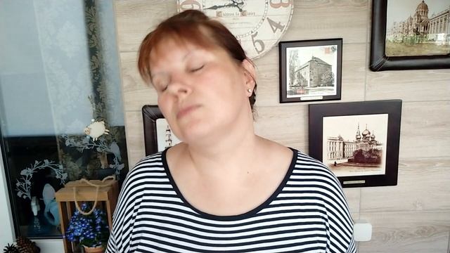 Упражнения для шеи, которые помогают убрать холку и отёки на лице.