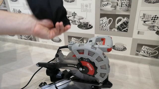 Распаковка — Торцовочная пила Ресанта ТП-210 смотреть онлайн