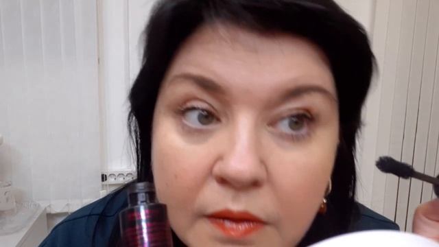 Какая тушь победила? Битва туши с экстремальным объемом против туши с эффектом кошачьих глаз смотреть онлайн