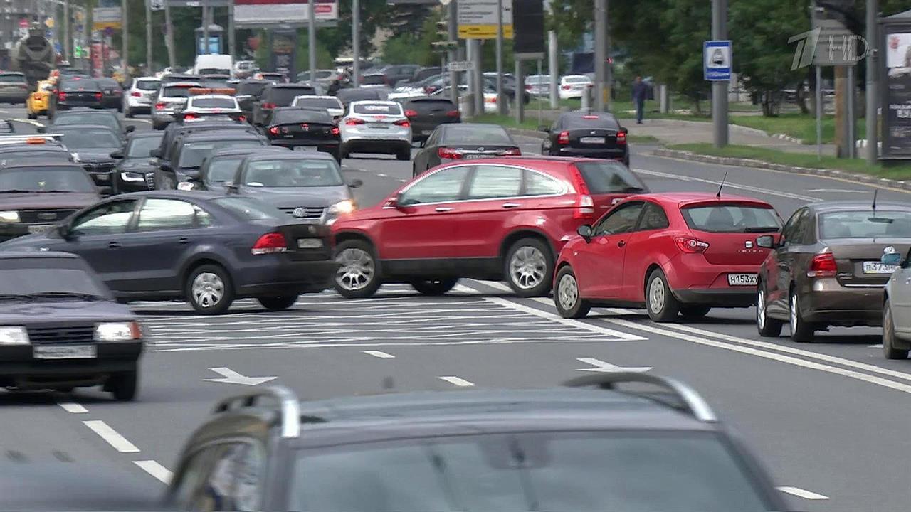 Сразу два важных нововведения появляются в российских правилах дорожного движения