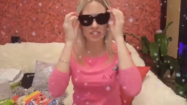 Акции Новогоднего каталог Avon 17.2016 Дарим подарки! смотреть онлайн