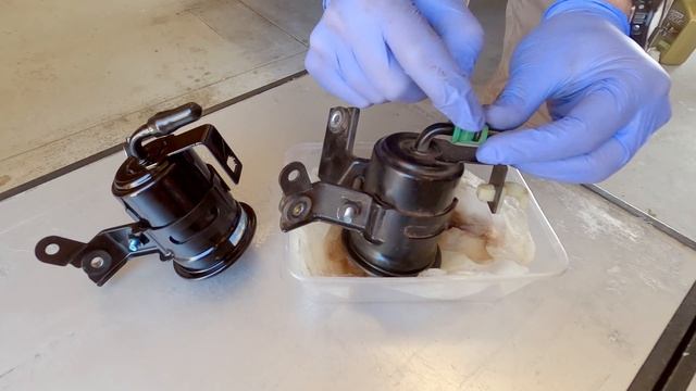 Fuel Filter Change -Toyota Landcruiser 100 Series / Lexus LX470 (V8 Petrol)
