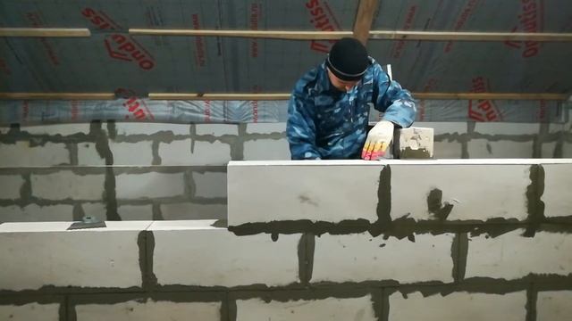 Продолжаем работать на работе и строить на стройке