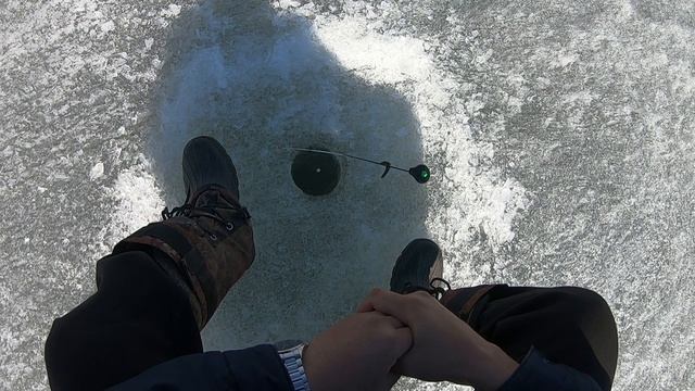 Зимняя рыбалка на озере Таватуй. Ловля подлещика. смотреть онлайн